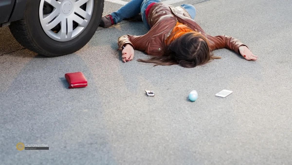 HIt and run car accident in intersection